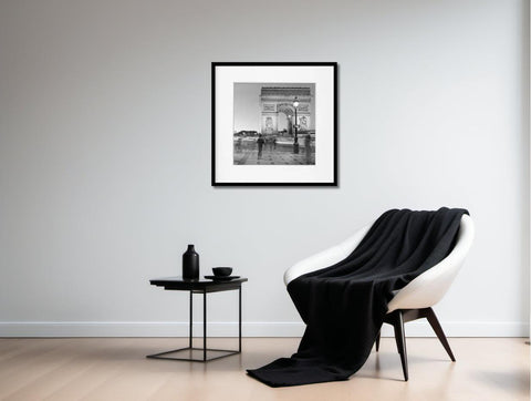 Arc de Triomphe Evening Silhouettes in Black & White - Luminous Crystal Porcelain Framed Art Print - Furnt