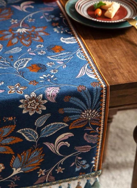 Baroque Vintage Botanical Table Runner - 180 x 35 cm