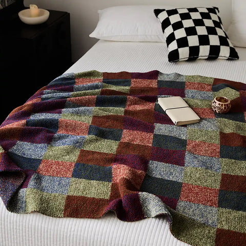 New Vintage-Style Checkered Luxury Knitted Throw