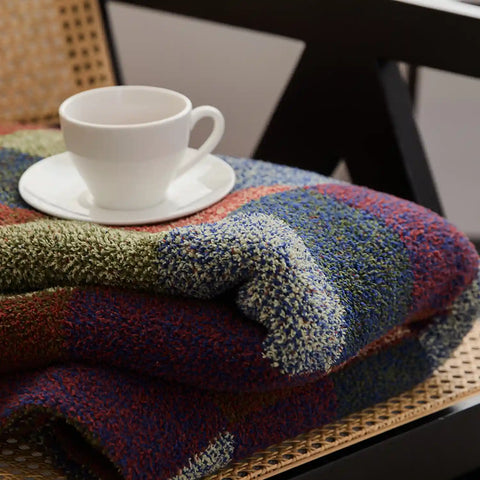 New Vintage-Style Checkered Luxury Knitted Throw